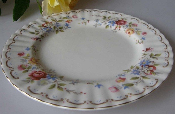 Royal Albert Jubilee Rose Frühstücksteller 20,5 cm