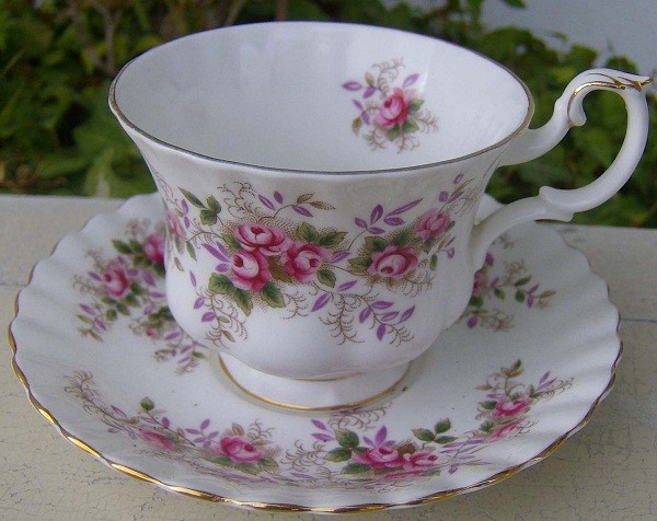 Royal Albert Lavender Rose Kaffeetasse mit Untertasse 0,20 l