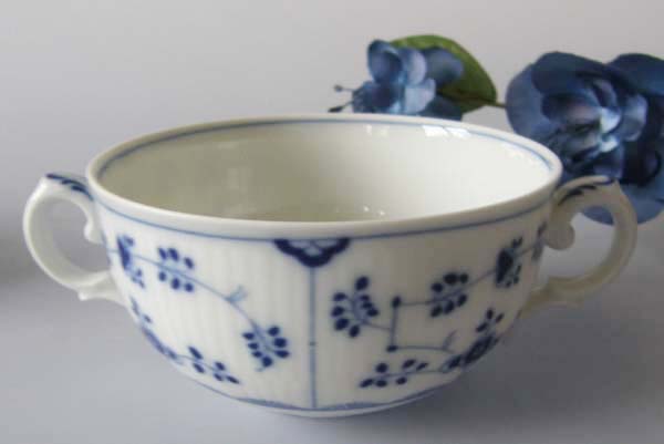2-1/4" VILLEROY & BOCH Heinrich china AMALIENBURG pattern Cup & Saucer Set 