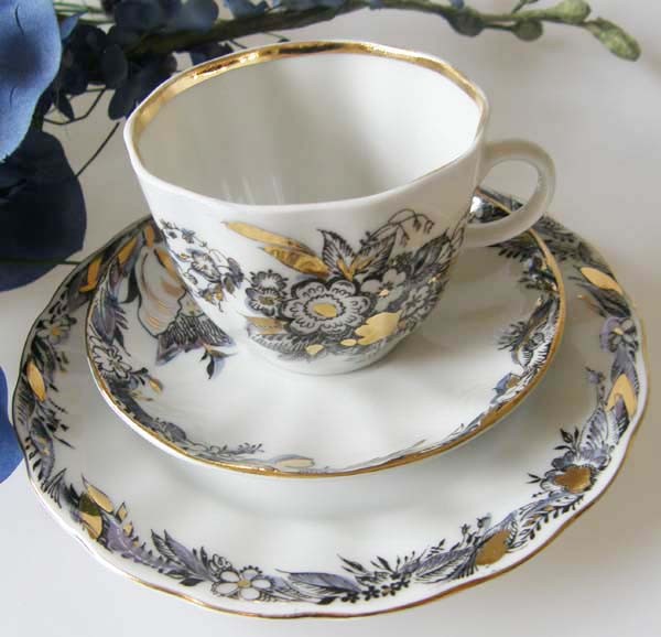 Lomonosov Blumen und Golddekor Kaffeegedeck 3-tlg.