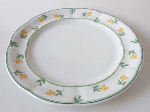 Tcm Tchibo Fruhstucksteller O 19 Cm Dekor Dunkelgrun Gelbe Blumen Markenporzellan24