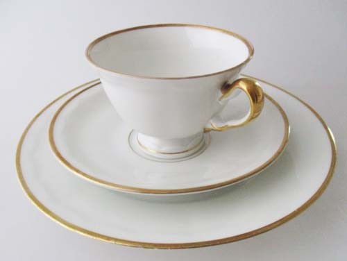 Johann Seltmann Vohenstrauss Kaffeegedeck 3 teilig Goldrand und Relief