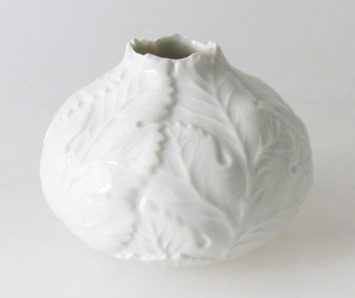 Fürstenberg Vase weiß Höhe 8 cm Blattrelief