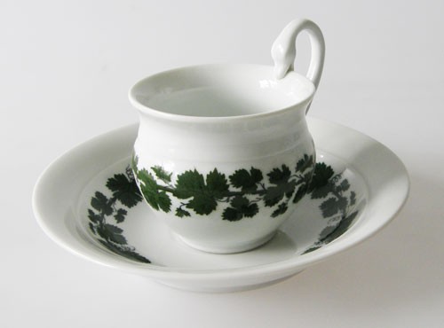 Meissen Weinlaub Schwanenhals Kaffeetasse mit Untertasse