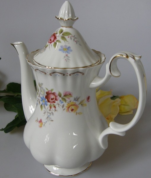 Royal Albert Jubilee Rose Kaffeekanne 0,90 l