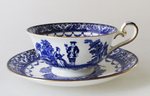 Royal Doulton Watteau blau mit Goldrand Teetasse mit Untertasse