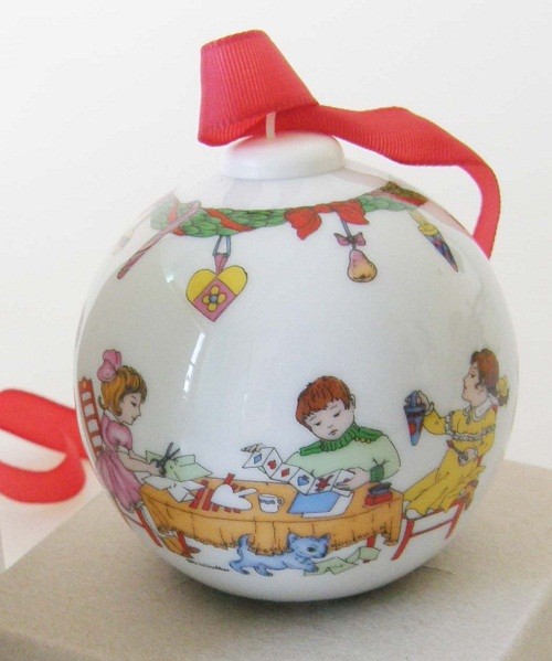 Hutschenreuther Porzellan Weihnachtskugel Bastelstube 1999