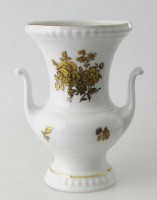 Johann Seltmann Vohenstrauss Pokalvase weiss mit Goldblumen Höhe 20 cm Johann Seltmann Vohenstrauss Pokalvase weiss mit Goldblumen Höhe 20 cm